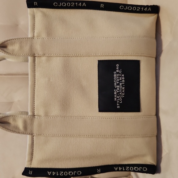 Marc Jacobs Jaquard Tote - Picture 5 of 8